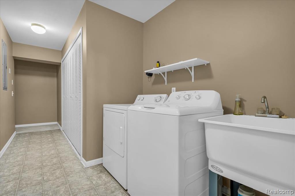 Chesterfield, Michigan 48051, United States, 2 Bedrooms Bedrooms, ,2 BathroomsBathrooms,Residential,Active,237410