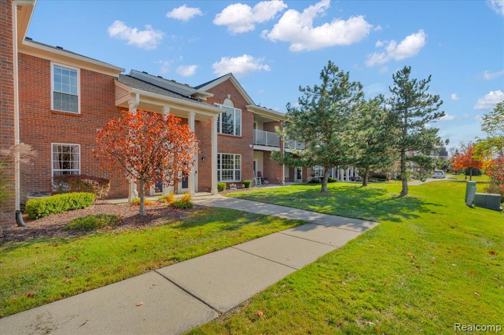 Chesterfield, Michigan 48051, United States, 2 Bedrooms Bedrooms, ,2 BathroomsBathrooms,Residential,Active,237410