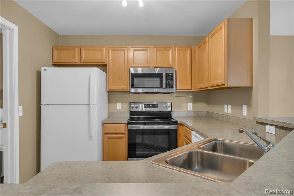 Chesterfield, Michigan 48051, United States, 2 Bedrooms Bedrooms, ,2 BathroomsBathrooms,Residential,Active,237410