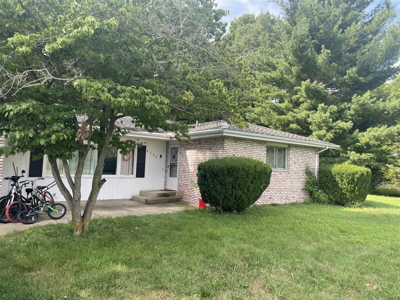 8486 S Hillcrest Drive