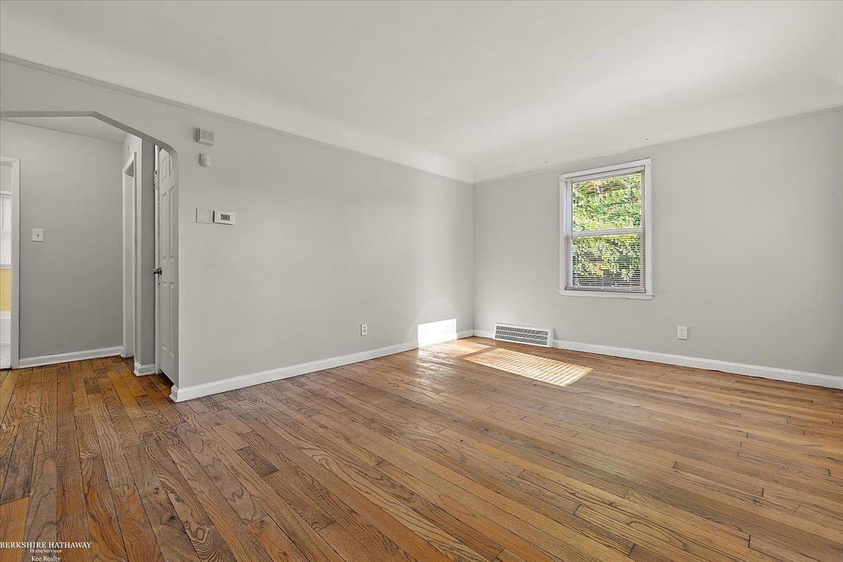 Detroit, Michigan 48224, United States, 3 Bedrooms Bedrooms, ,1 BathroomBathrooms,Residential,Active,256337