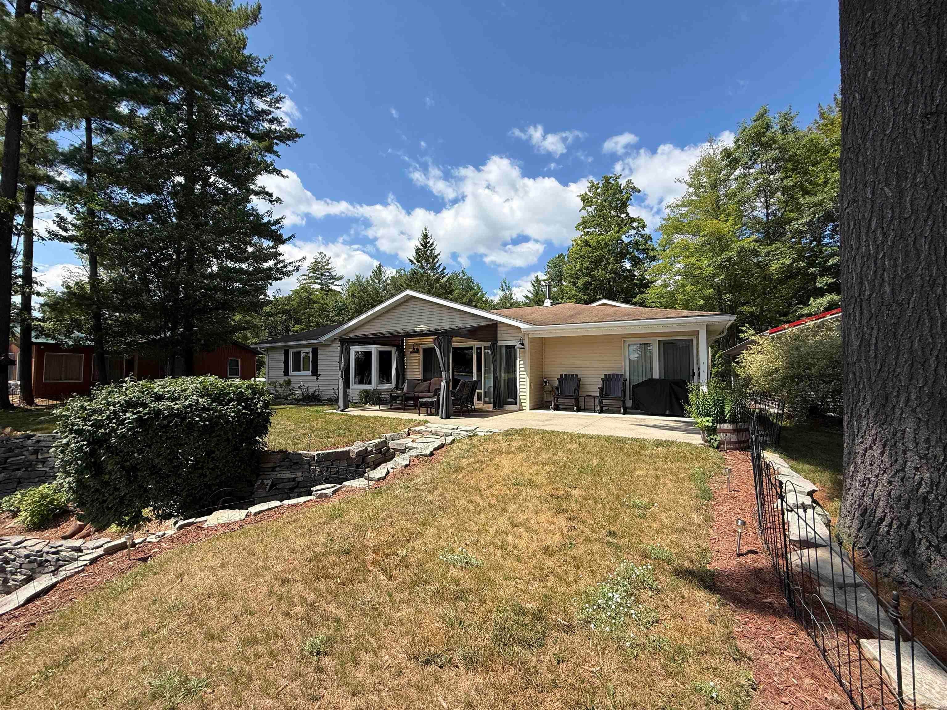 3422 E Pinecrest Drive