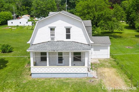 Photo of 314 Russell Street, Allegan, MI 49010 (MLS # 70542645)