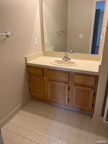 Fraser, Michigan 48026, United States, 2 Bedrooms Bedrooms, ,2 BathroomsBathrooms,Residential,Active,208311