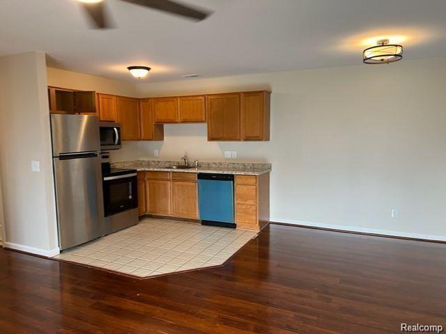 Fraser, Michigan 48026, United States, 2 Bedrooms Bedrooms, ,2 BathroomsBathrooms,Residential,Active,208311