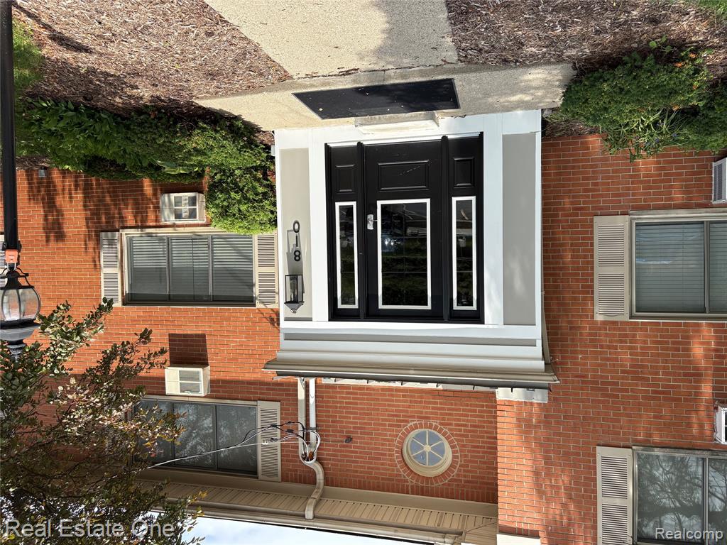 810 Plate Street 203