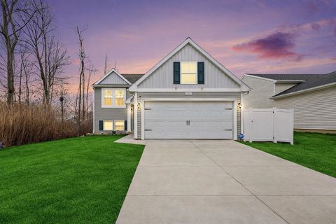 Photo of 72157 Beacon Court, South Haven, MI 49090 (MLS # 70519107)