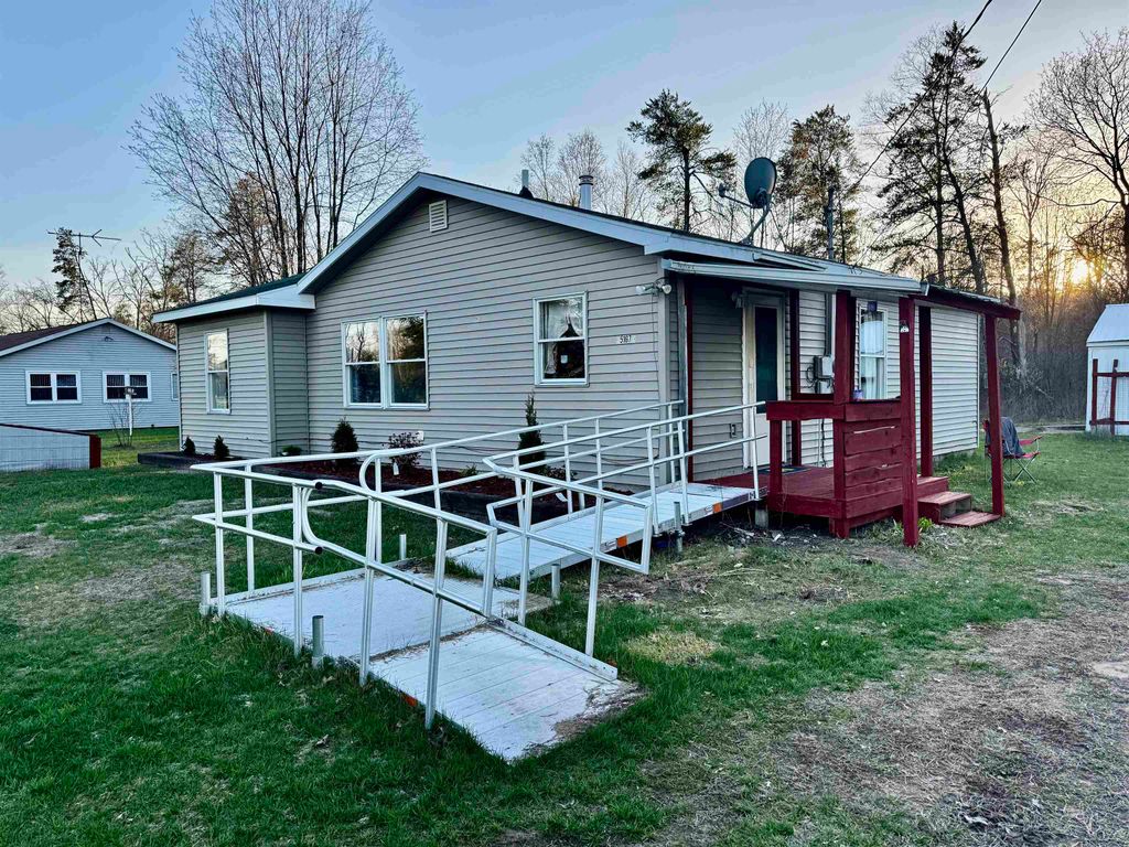 Photo of 5167 Apache Trail, Harrison, MI 48625 (MLS # 50205204)