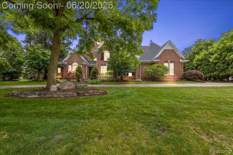 Photo of 5022 Lone Pine Lane, Bloomfield Hills, MI 48302 (MLS # 61002985)