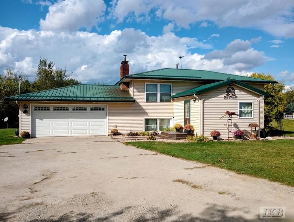 Photo of 6395 E Beaverton Road, Clare, MI 48617 (MLS # 50194928)
