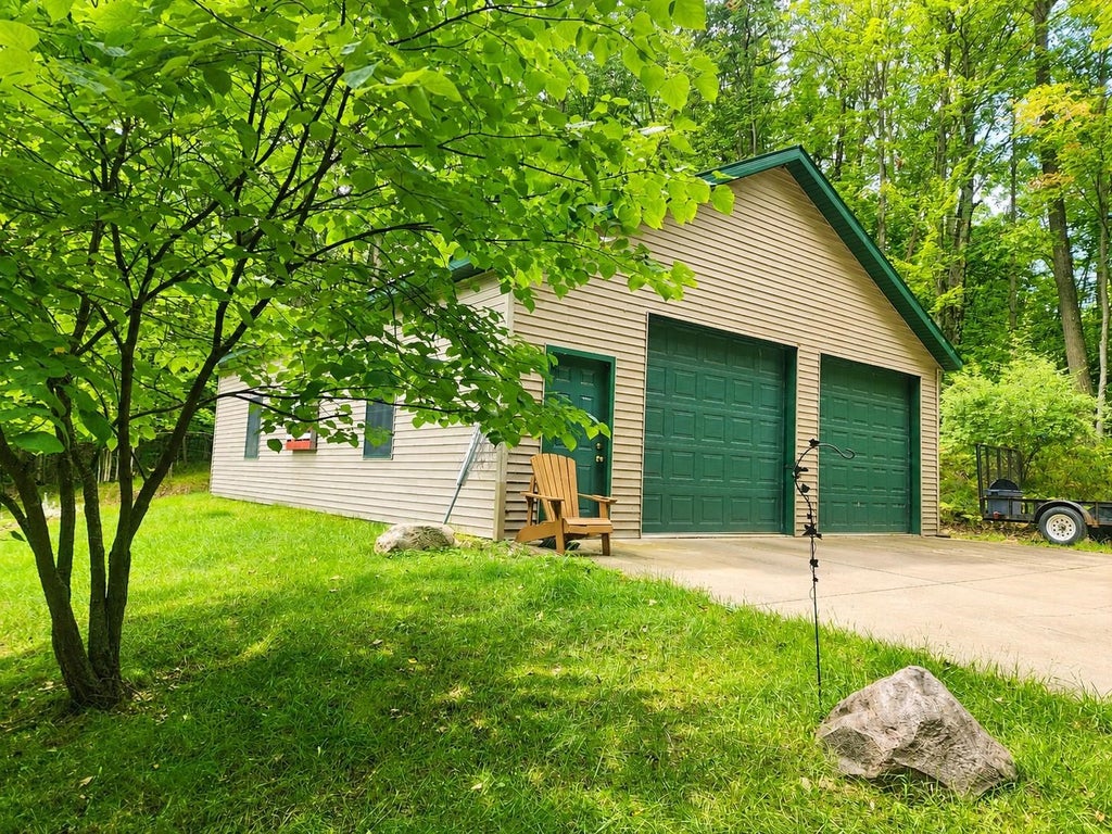 Photo of 4910 Apple Drive, Farwell, MI 48622 (MLS # 50220720)