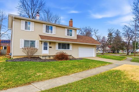 Photo of 758 Parkway The Street, Jackson, MI 49203 (MLS # 70519126)