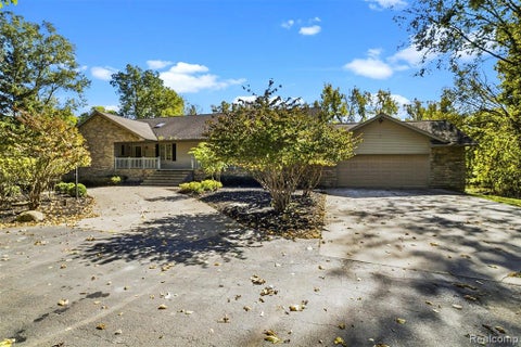 Photo of 3280 W Sutton Road, Lapeer, MI 48446 (MLS # 61037864)