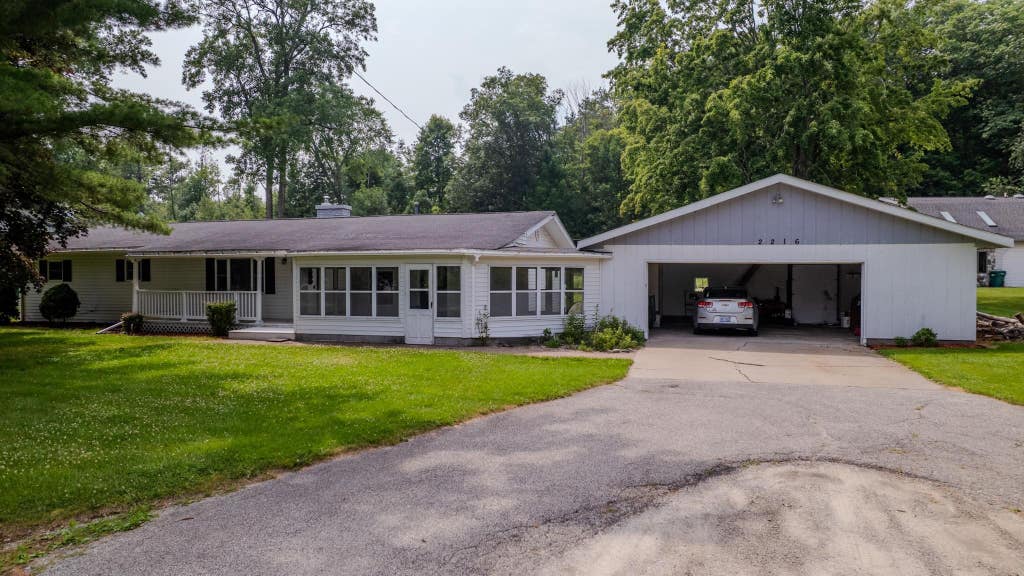 Photo of 2216 Douglas Drive, Tawas City, MI 48763 (MLS # 50215962)