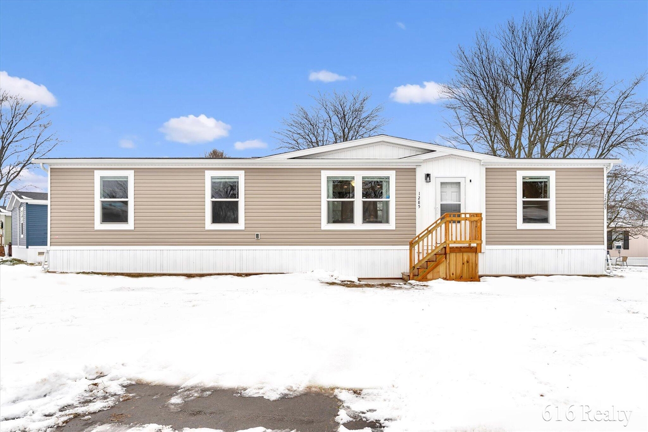 1285 Ashbrook Street