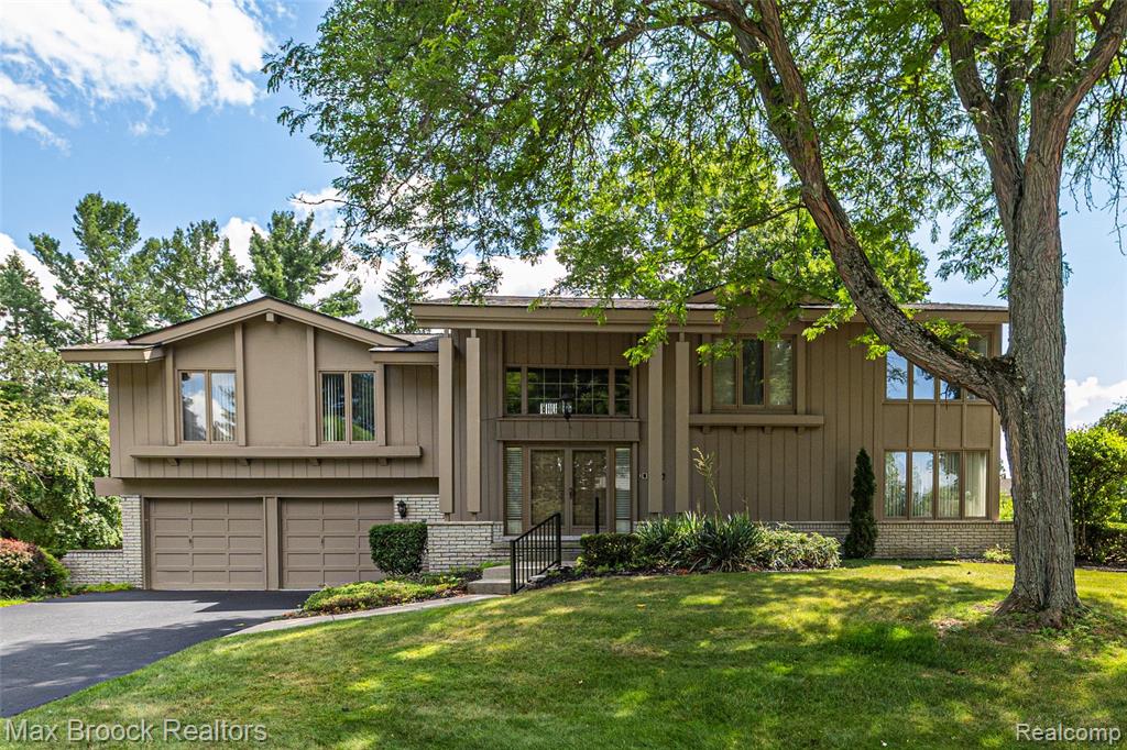 3265 Bloomfield Shore Drive
