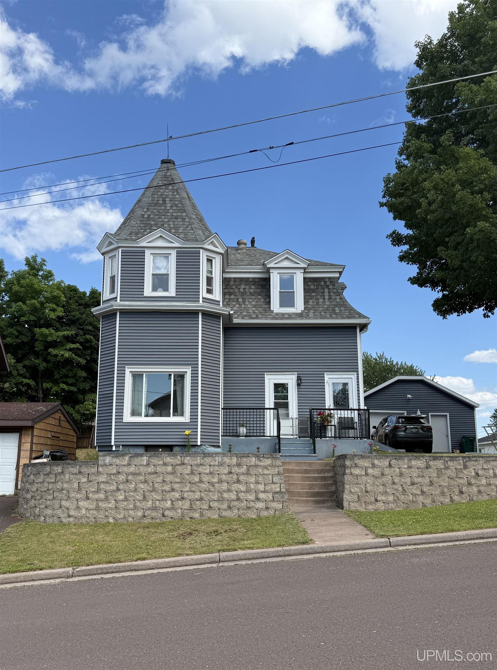 303 S 4th Avenue