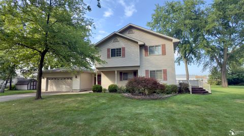 7962 Lake Street Monroe MI 48161
