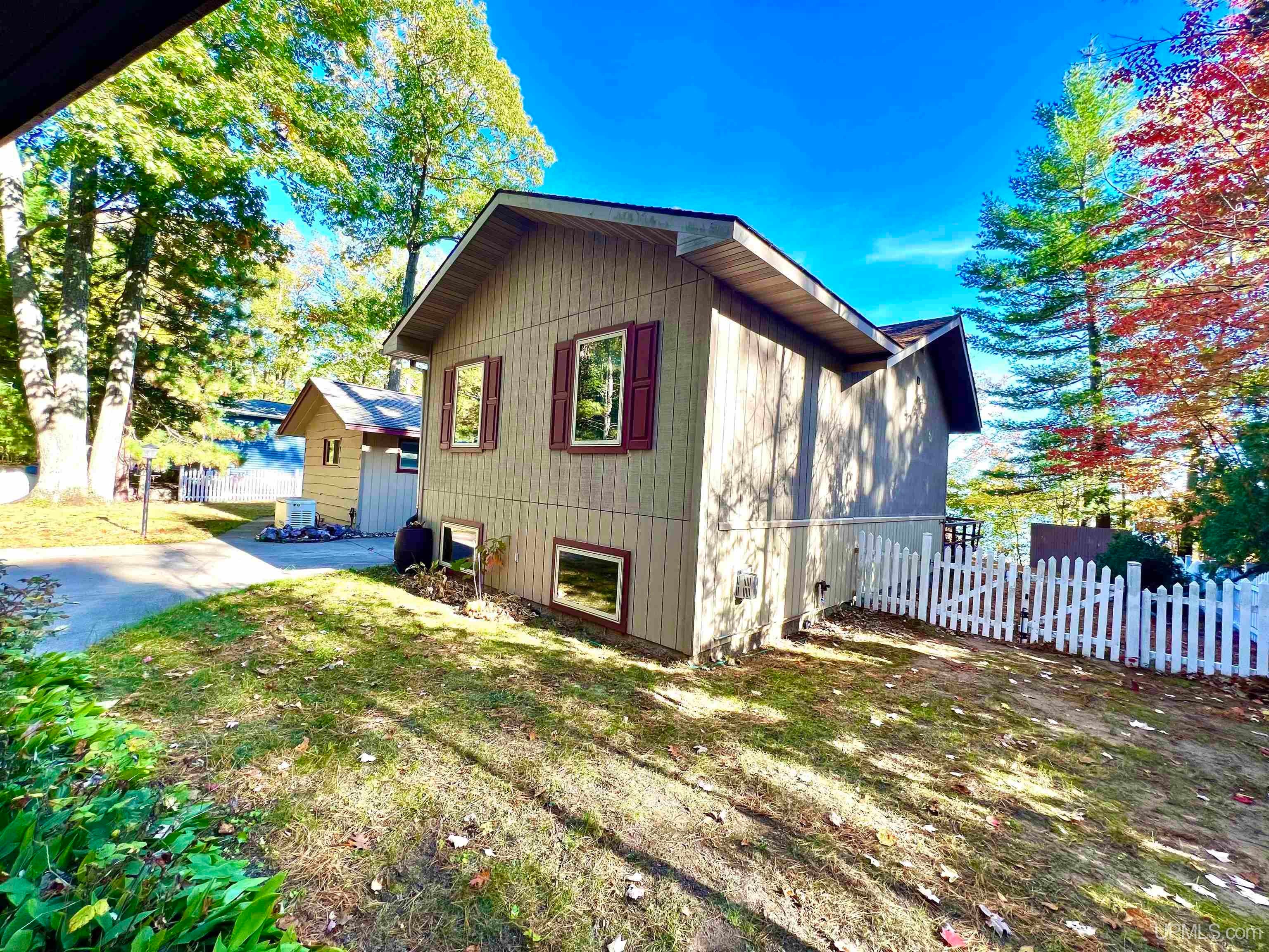 106 N Froney Drive