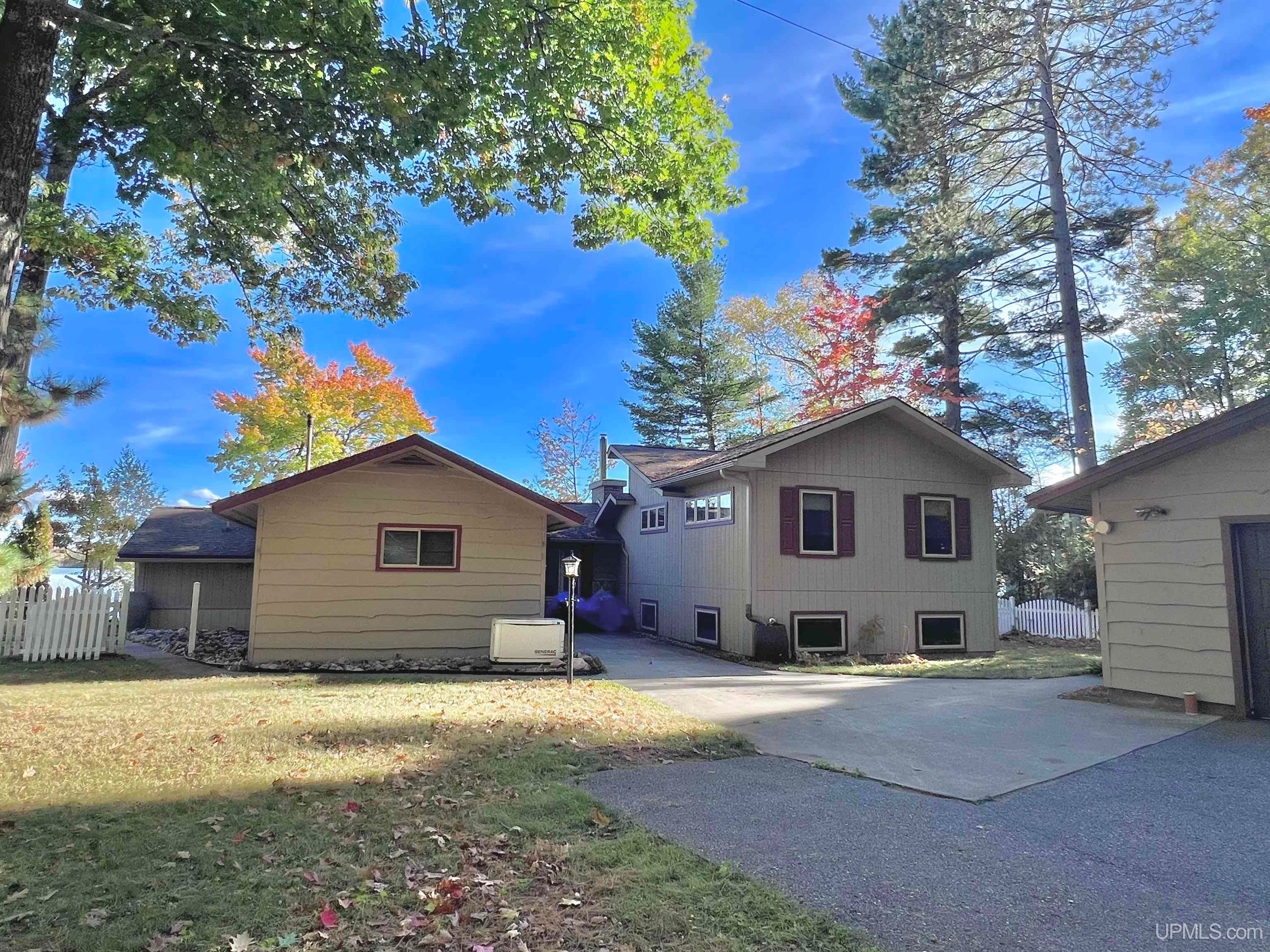 106 N Froney Drive