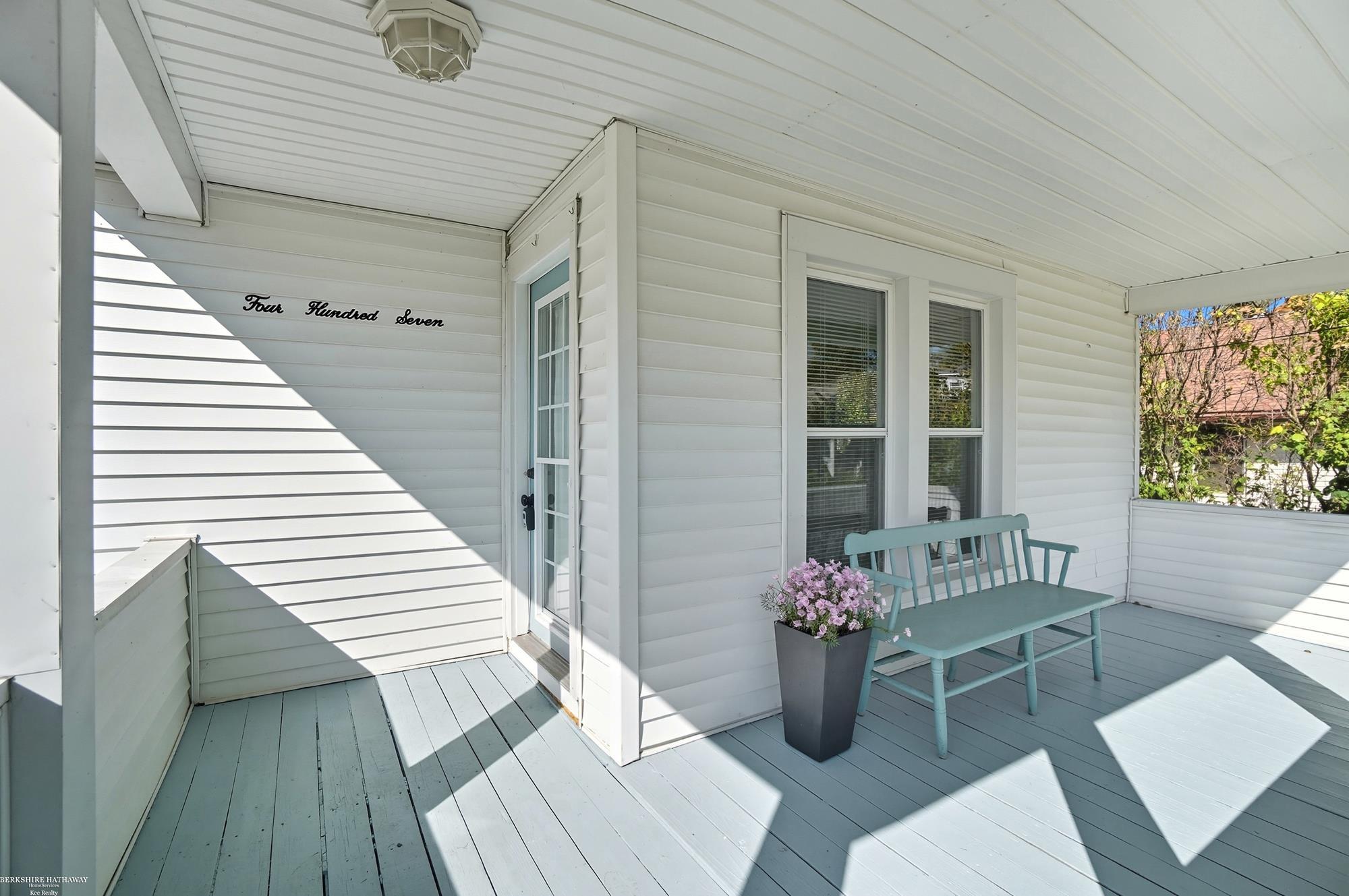 407 Sackett Avenue