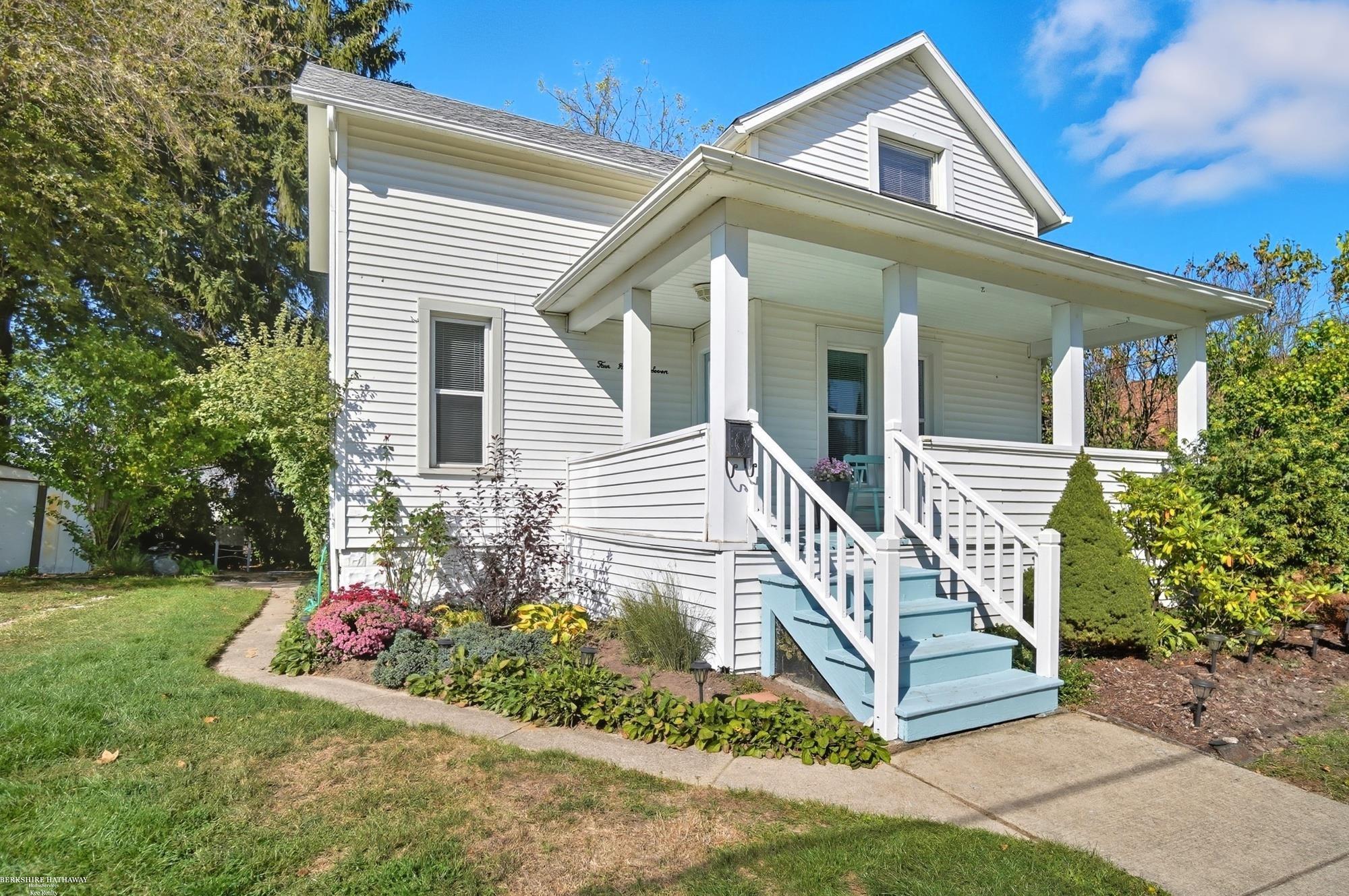 407 Sackett Avenue