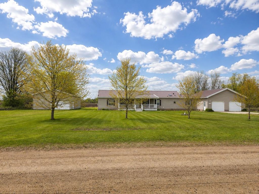 Photo of 5525 E Battle Road, Clare, MI 48617 (MLS # 50207624)