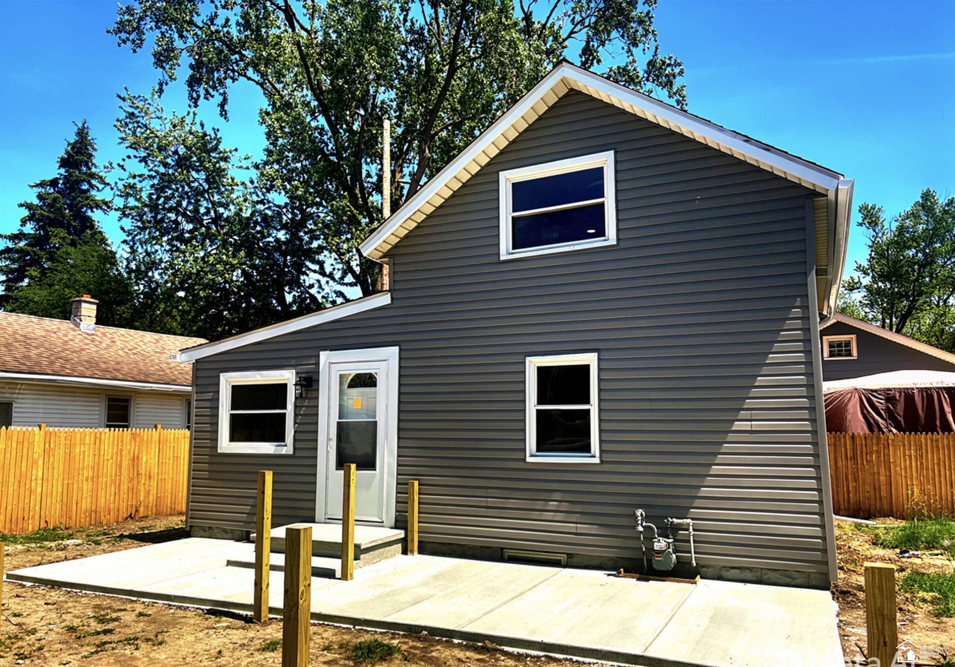 604 W 10th Street