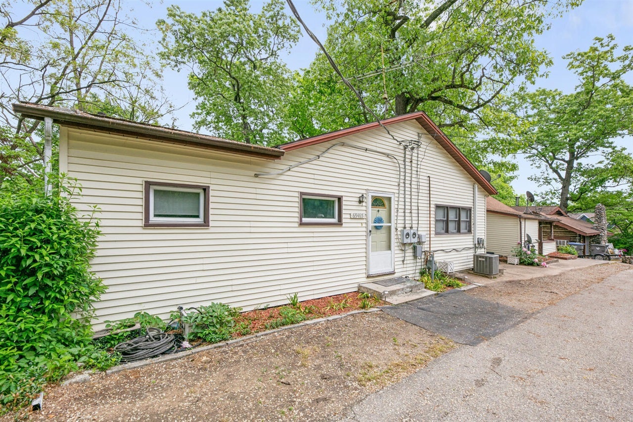 69465 High Street