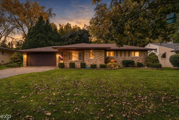 7429 FARR CT, SHELBY TOWNSHIP, MI 48316 - Image e045bf88af4a1119a15c033d01dcbb2b/1319914871