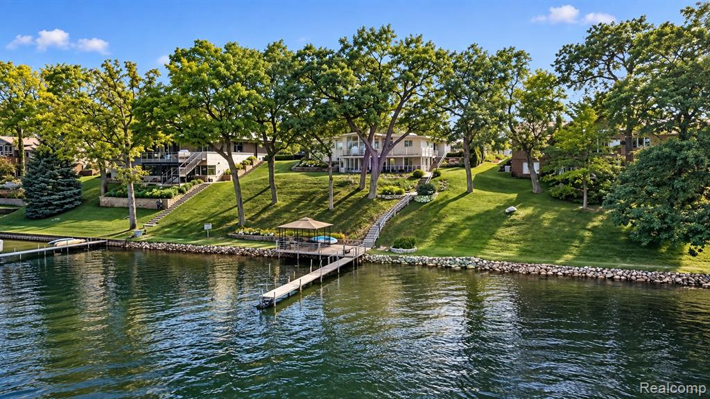 1879 Long Pointe Drive