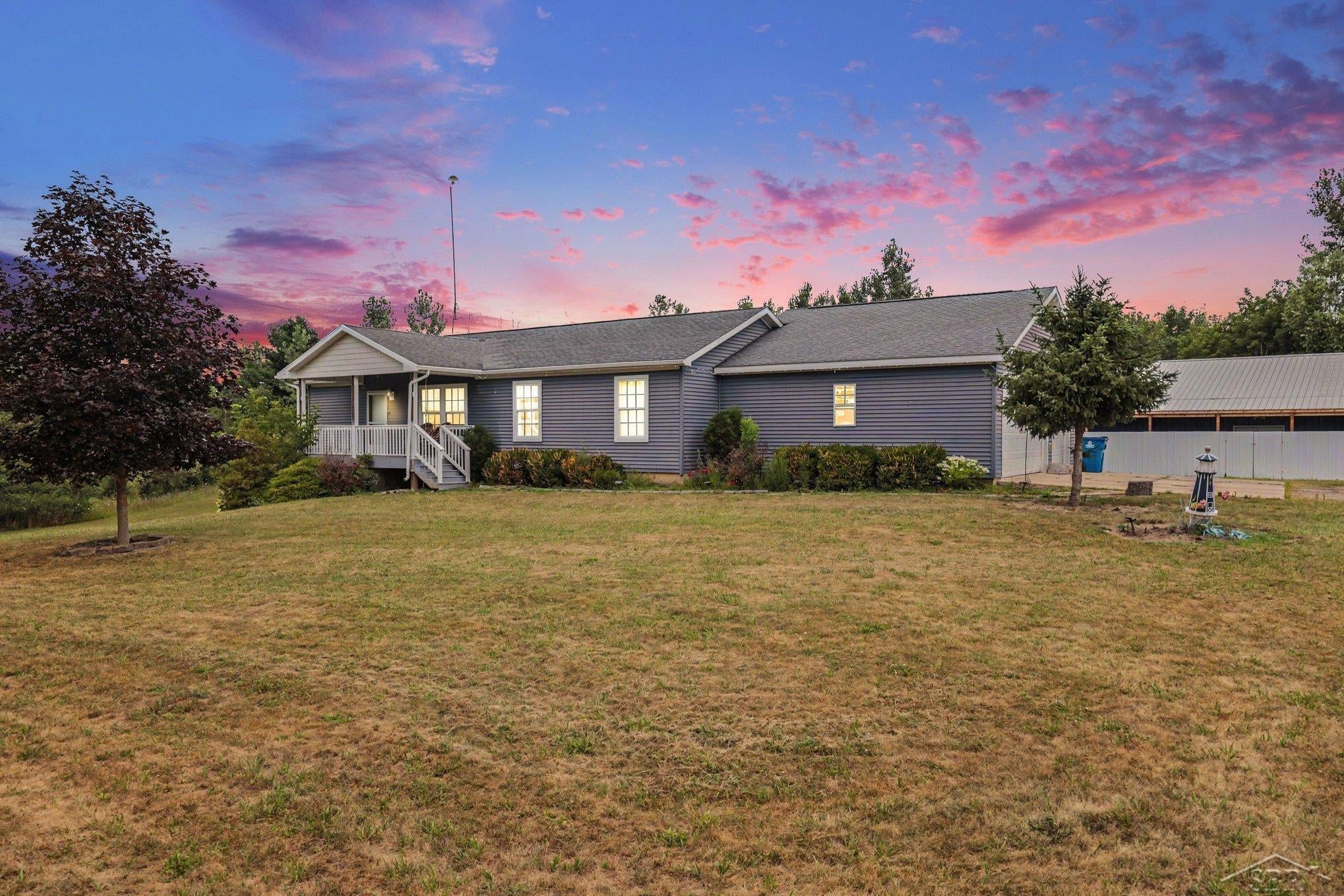 628 W Fenwick Road