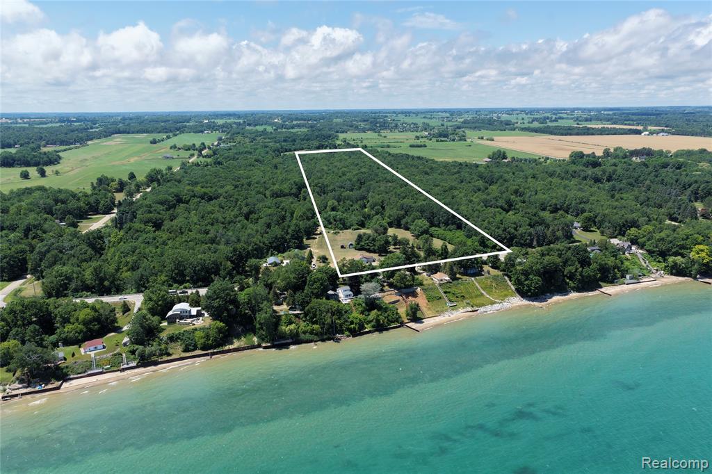 2898 Lakeshore Road