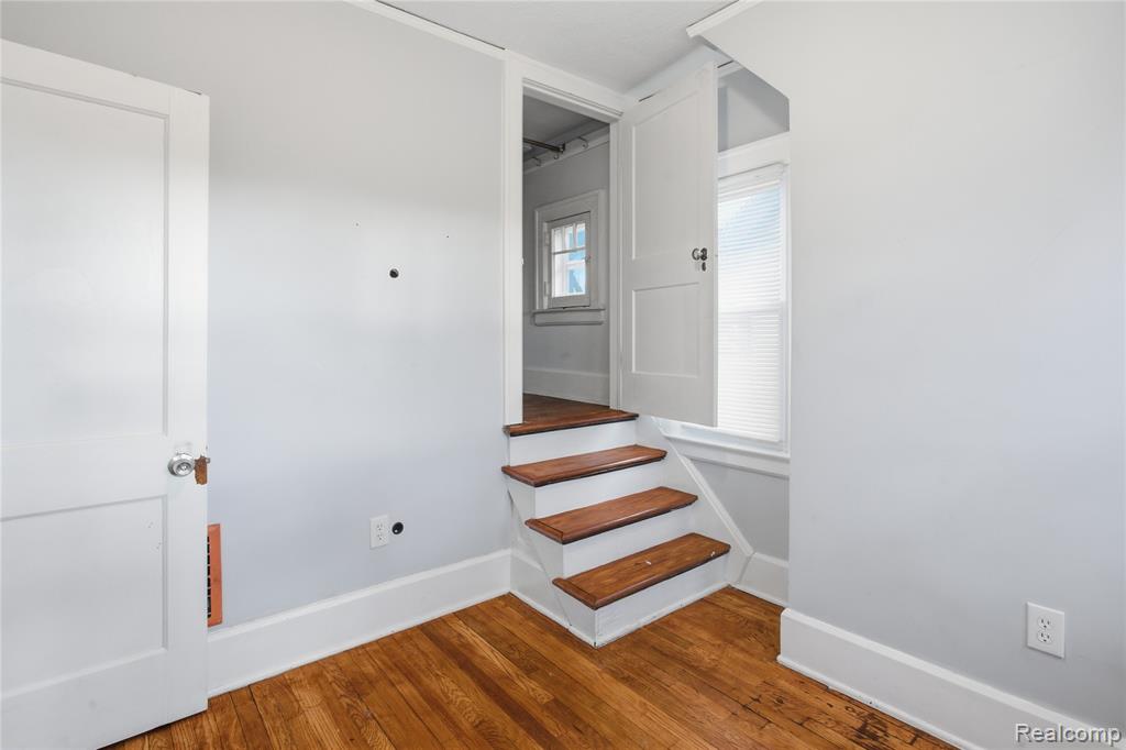 Photo 34