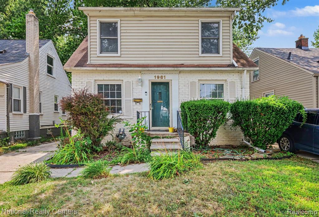 1981 Roslyn Road