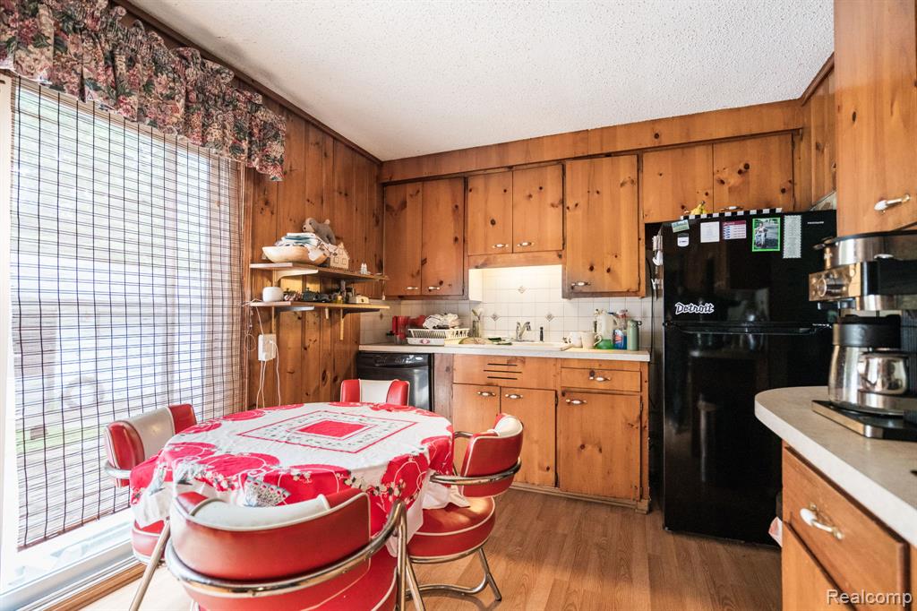 Southfield, Michigan 48075, United States, 3 Bedrooms Bedrooms, ,1 BathroomBathrooms,Residential,Active,192826