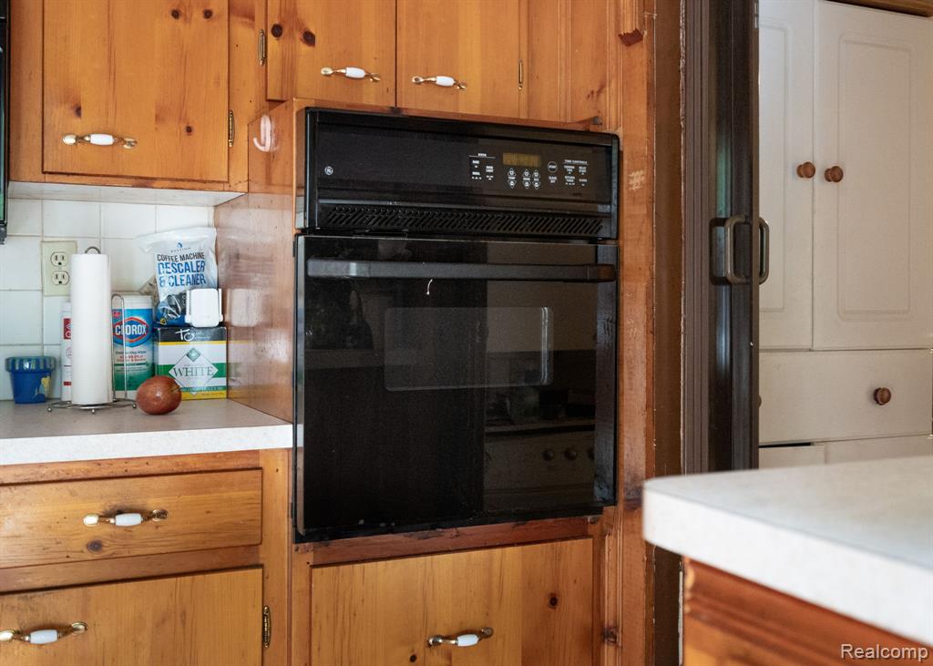 Southfield, Michigan 48075, United States, 3 Bedrooms Bedrooms, ,1 BathroomBathrooms,Residential,Active,192826