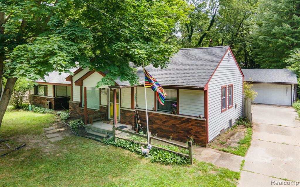 Southfield, Michigan 48075, United States, 3 Bedrooms Bedrooms, ,1 BathroomBathrooms,Residential,Active,192826