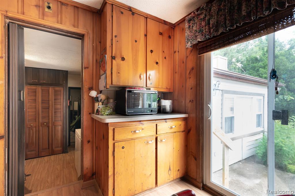 Southfield, Michigan 48075, United States, 3 Bedrooms Bedrooms, ,1 BathroomBathrooms,Residential,Active,192826