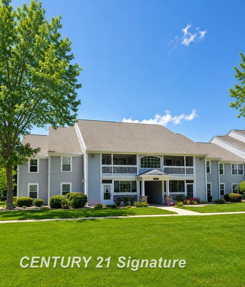 Photo of 12536 Saint Andrews Way, Fenton, MI 48430 (MLS # 50213407)