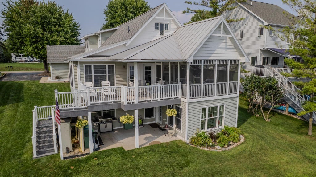 Photo of 1557 Manchester Way, Gladwin, MI 48624 (MLS # 50219174)