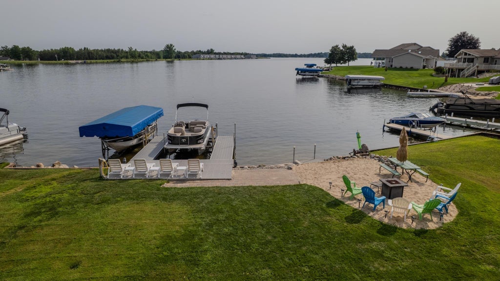 Photo of 1557 Manchester Way, Gladwin, MI 48624 (MLS # 50219174)