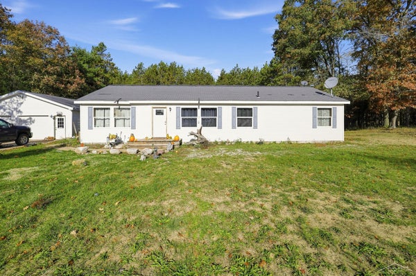 3126 W JONES LAKE RD, GRAYLING, MI 49738 - Image e2025968f4c22aeebcd0ca9d9ca4cadd/1177080796