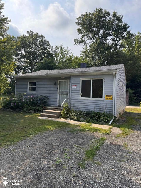 Photo of 1241 Knickerbocker Avenue, Flint, MI 48505 (MLS # 50217907)
