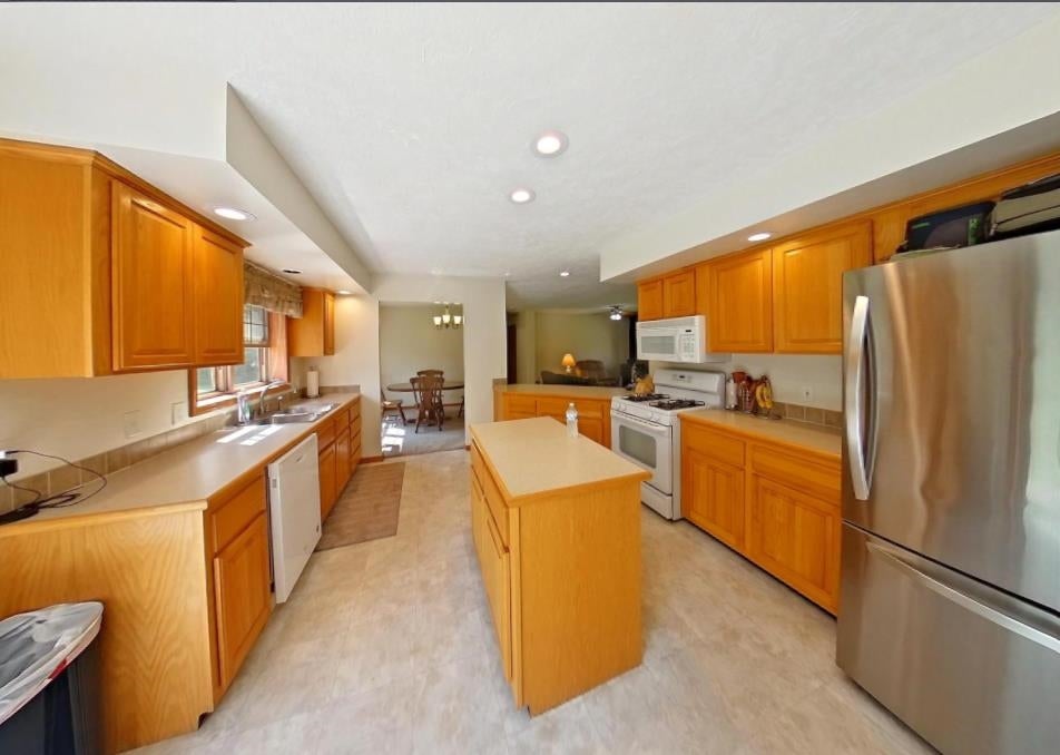175 W M 61 Highway