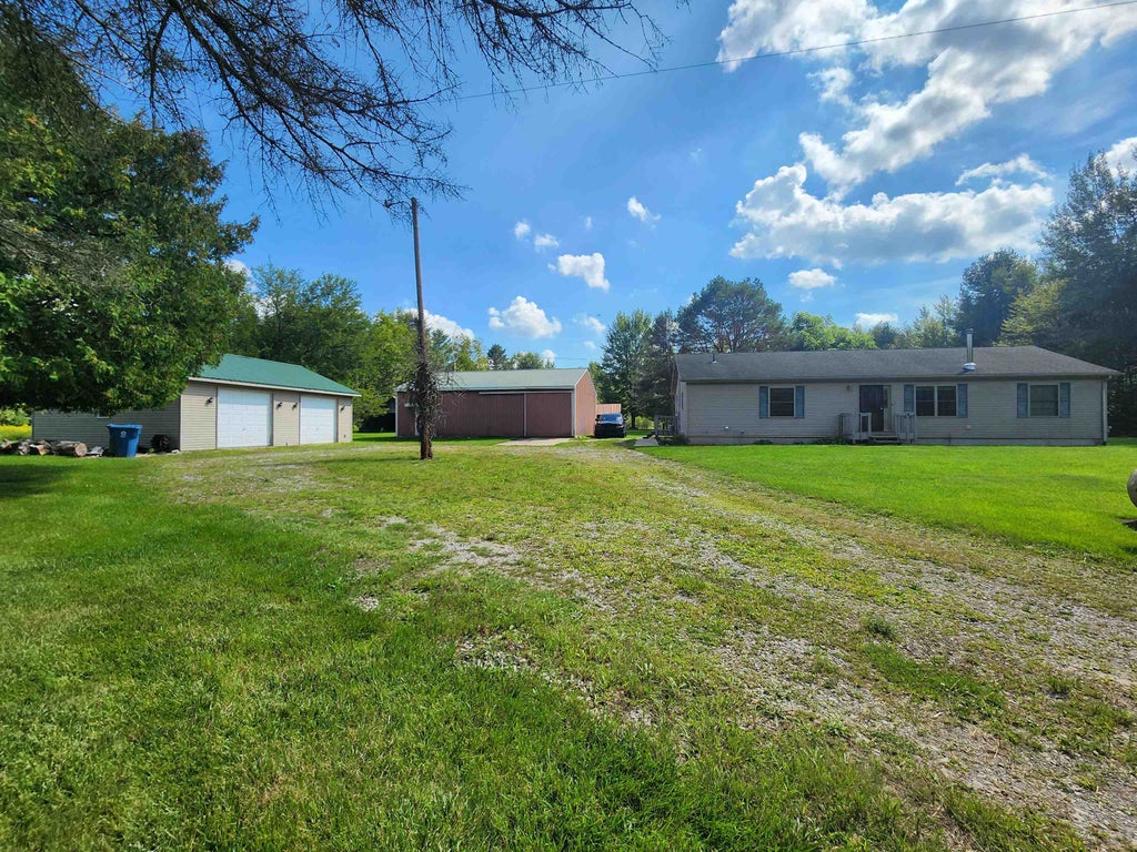 Photo of 175 W M 61 Highway, Gladwin, MI 48624 (MLS # 50220547)