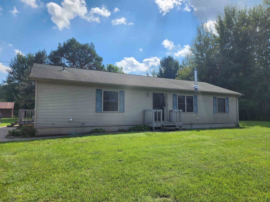 Photo of 175 W M 61 Highway, Gladwin, MI 48624 (MLS # 50220547)