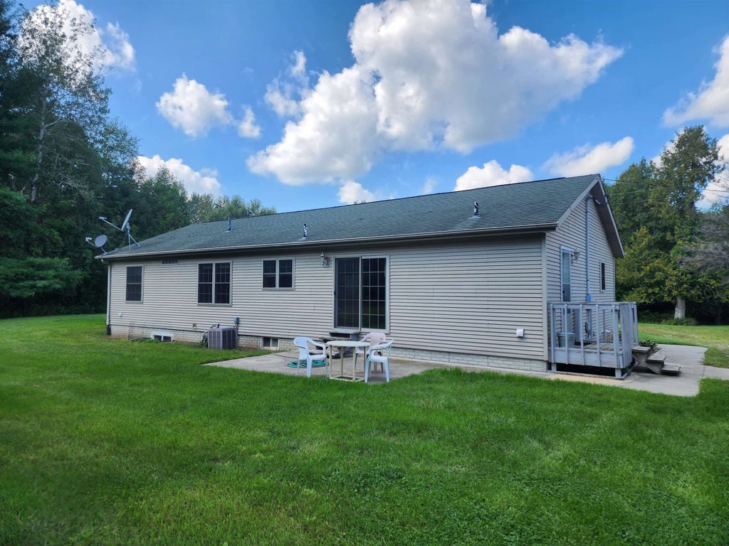 Photo of 175 W M 61 Highway, Gladwin, MI 48624 (MLS # 50220547)