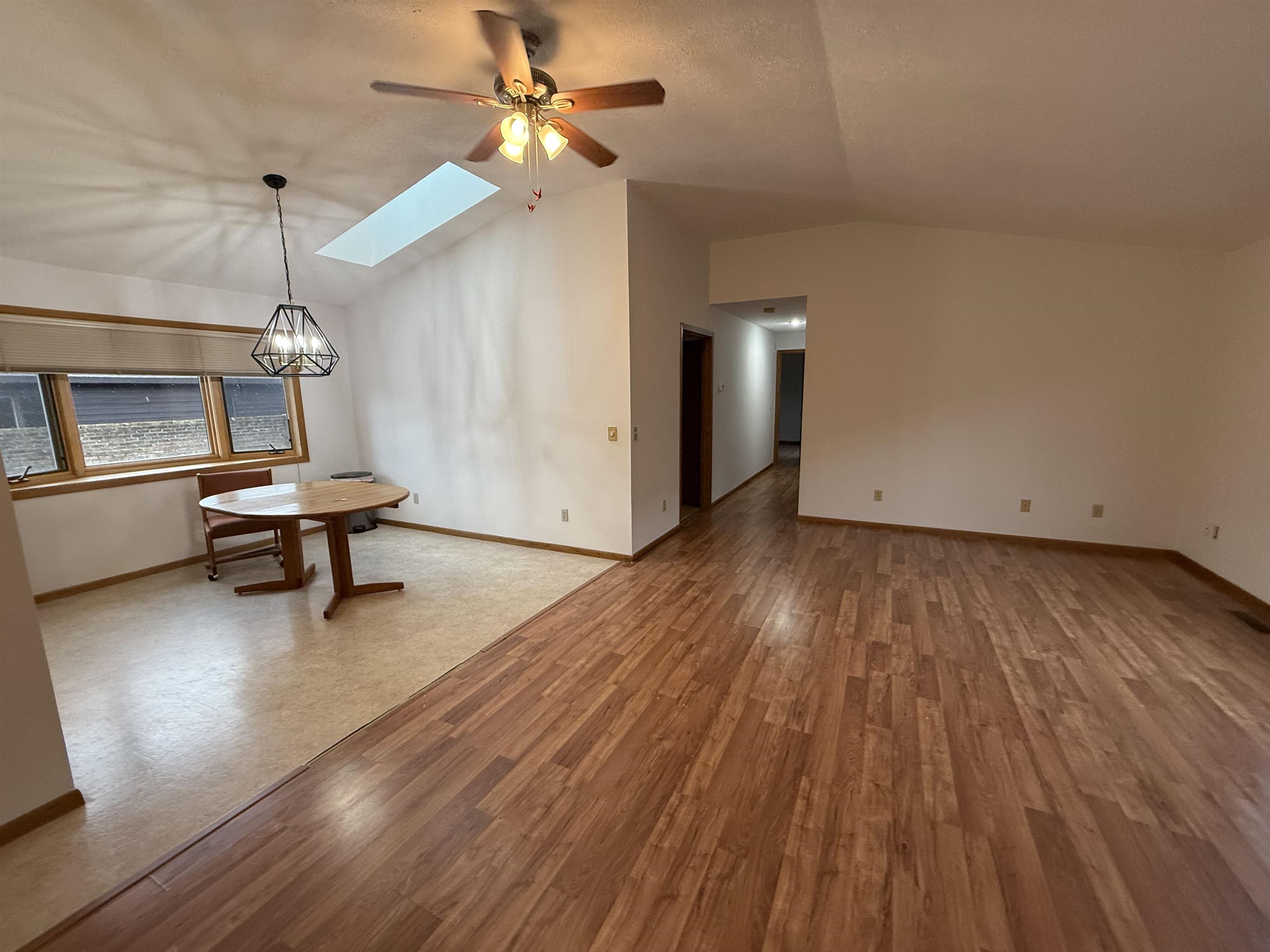 2154 Hammond Place W