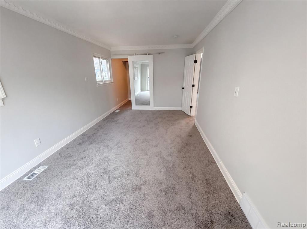 916 Longfellow Avenue